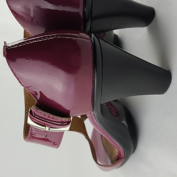 Sofft Patent Leather Purple T Strap Open Toe Adjustable Strap & Buckle Size 6.5M - Picture 6 of 15
